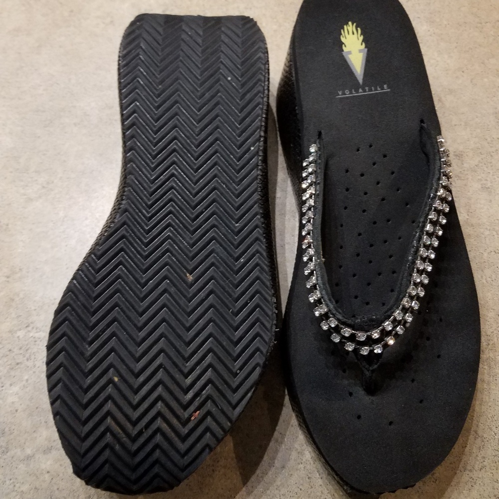 Volatile sandals - Picture 2 of 3